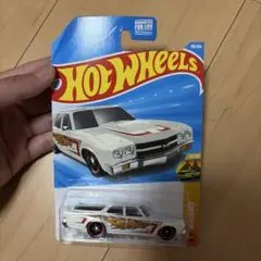 ホットウィール　CHEVELLE SS WAGON 日本未入荷　新品　未開封のサムネイル