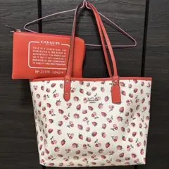 COACH ギンガムチェック チェリー トートバッグ ブルー - メルカリ