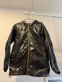 Lonsdale ブラック×ゴールド フード付きアウター