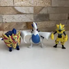 ポケットモンスター　モン￼コレ ザマゼンタ ルギア ゼラオラ　3体まとめ売り