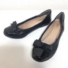 【ALPHA CUBIC】 ブラック コンフォートパンプス リボン シューズのサムネイル