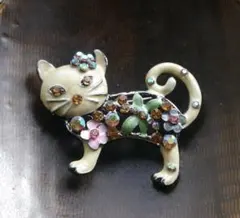 新品アンティーク調きらきらストーン猫ちゃんブローチ　ペンダントトップにも