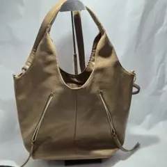 【美品】シューラルーベージュ合成皮革ショルダーバッグ　レディース