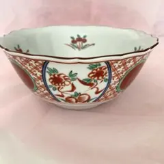 有田焼　赤絵　大鉢　深鉢　19㎝　花鳥の絵柄　波状縁取り