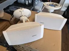 BOSE DS-CBB/DS-CBW天井吊り下げ金具 白×2個・黒×1個セット BOSE DS-CBB/DS-CBW天井吊り下げ金具 白×2個・黒×1個セット - メルカリ