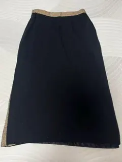 ボルボネーゼ黒のタイトスカート 金色のボタン付きのサムネイル