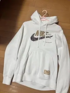 NIKE ホワイト フード付きパーカー