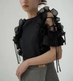 SNIDEL ショルダーフリルリブトップス ブラック - メルカリ