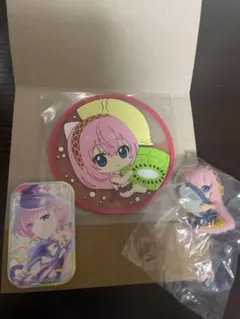 ガシャポン　初音ミク　クリアラバーコースター　巡音ルカ　スクエア　缶バッチ