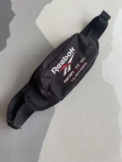 Reebok ボディバッグ ウエストポーチ 黒　y2k 新品　リーボック　新品
