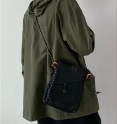 ショルダーバッグ　ショルダーポーチ スマホ入れ ポシェット サコッシュ黒