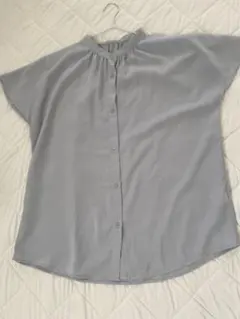 GU 半袖ブラウス グレー Mサイズのサムネイル