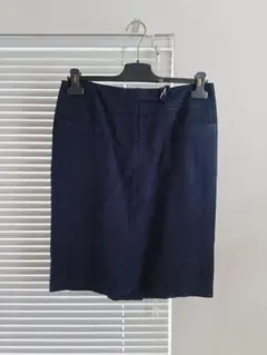 【COSTUME NATIONAL】ネイビー　タイトスカート　42/Mサイズ相当のサムネイル