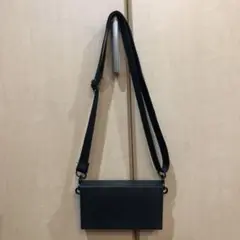 ZARA ハードスマートフォンポーチ　黒