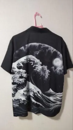 波と月のグラフィック 半袖シャツ