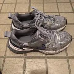 Nike ナイキ V2K RUN Silver/Navyのサムネイル