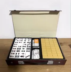 【メルカリ便】麻雀牌セット ケース付き ダイヤ牌入り 【未使用品】 麻雀牌セット プラスチック牌 - メルカリ