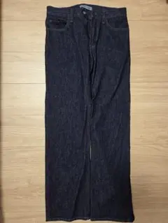 ユニクロ　ストレートデニム