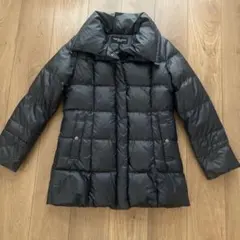 ブラックダウンジャケット フード付き