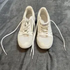 New Balance 570 ホワイトスニーカー