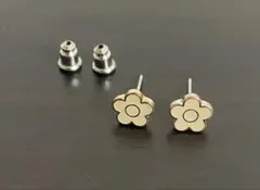 マリクワ MARY QUANT ピアス 花 デイジー