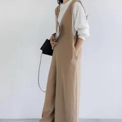 アンドミー　サロペット ベージュ Mサイズのサムネイル
