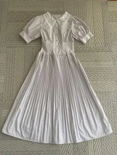 レース襟付きバックレースアップコルセットライクプリーツワンピース