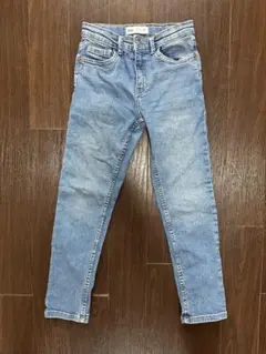 ZARA ライトブルーデニムパンツ