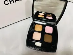【未使用】シャネル レ キャトル オンブル ゴールデンアイズ