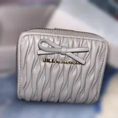 JILLbyJILL STUART ミニリボンパフィーウォレット ブルーのサムネイル