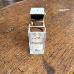 Dior プレステージ　ホワイトルプロテクターUVルミエール シアーグロー