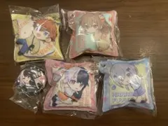 くら寿司　にじさんじ　クッションチャームと缶バッジ司夜見れな葉加瀬冬雪フレン等