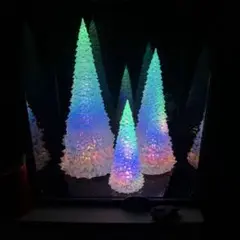 ホワイトクリスマスツリー　電気入れると光ります