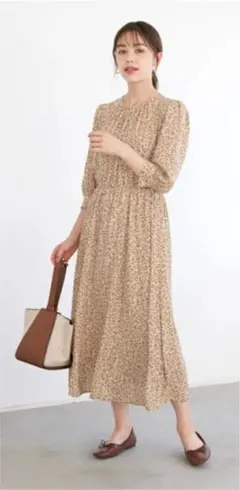 新品タグ付earthmusic&ecology花柄ワンピース