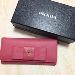 プラダ 財布 値下げしました！！