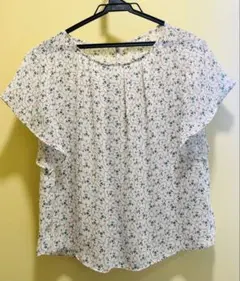 美品★Reflect 夏のフレアスリーブブラウス 9号 M ボタニカル柄⁠のサムネイル