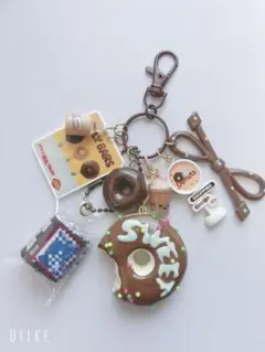 【新作】じゃらじゃらキーホルダー　ナッツドーナツ　ブラウン　アメリカンスイーツ 新作】じゃらじゃらキーホルダー ナッツドーナツ ブラウン アメリカン