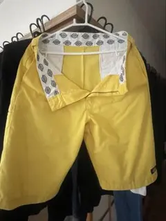 黄色のショートパンツ　ディッキーズハーフパンツ