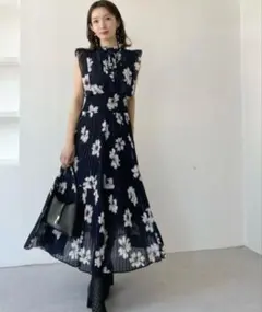 SNIDEL Sustainable 20周年フラワープリーツプリントワンピース - メルカリ