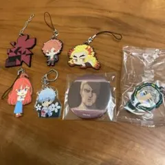 キーホルダー、缶バッジ7個セット