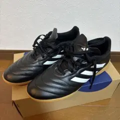 アディダス フットサルシューズ