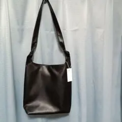 黒色　ショルダーバッグ