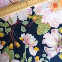 リバティ　タナローン　ハギレ