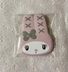 マイメロディ フェイス缶バッジ リボン グレー
