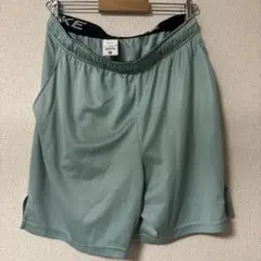 NIKE DRI-FIT XL グリーンショートパンツ