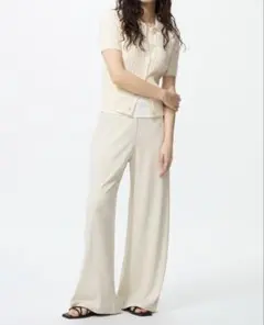 新品 ユニクロUNIQLOクレープジャージストレートパンツ ナチュラル サイズM