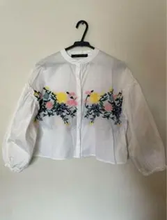 ZARA 花柄ブラウス
