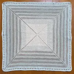 マルチカバー　膝掛け　ブランケット　かぎ針編み　ハンドメイド