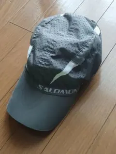 Salomon ランニングキャップ 日除け付きのサムネイル