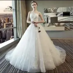 ウェディングドレスのサムネイル